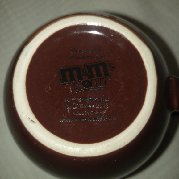 M&M's World Brown Barrel It Doesn't Get Any Better Than the Original Mug New - Picture 4 of 5